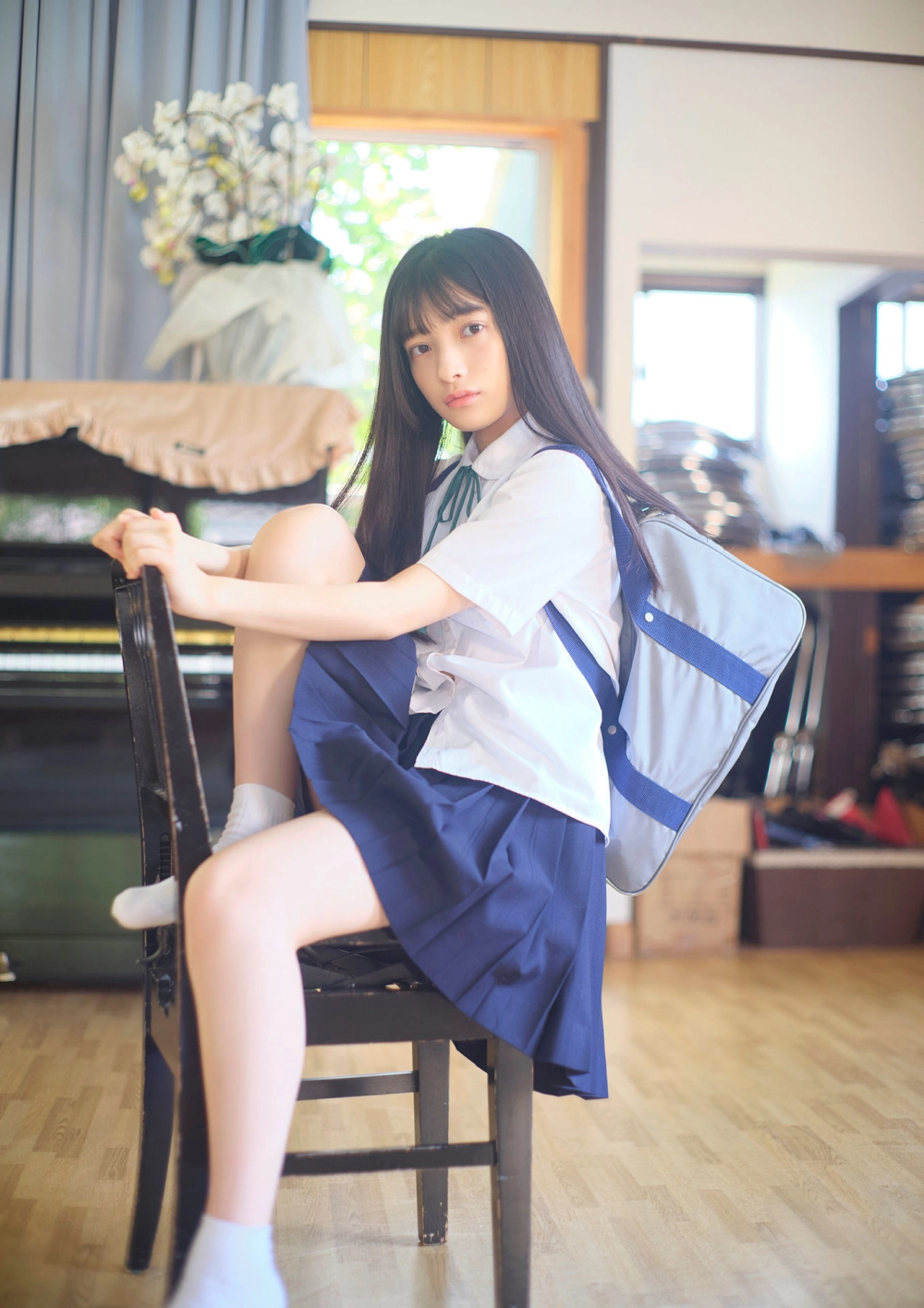 Her subtle smile a trademark of charming Airi Hirata