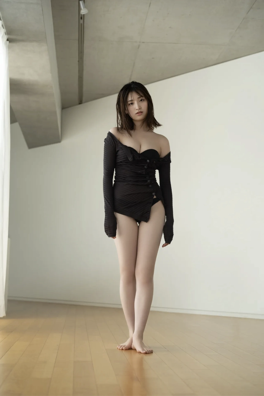 Every angle is perfect Airi Saito proves