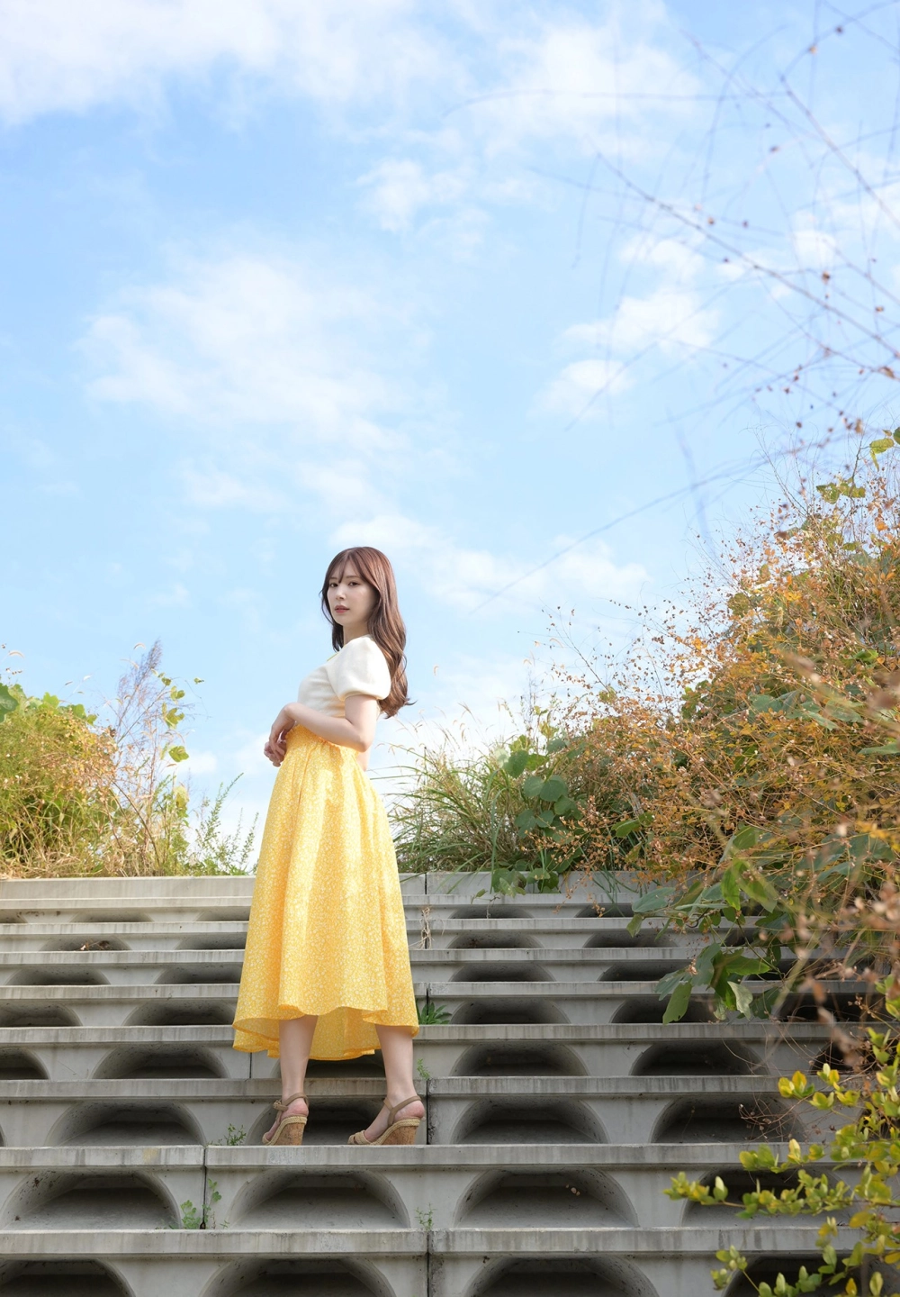 The dazzling essence of Akari Tsumugi
