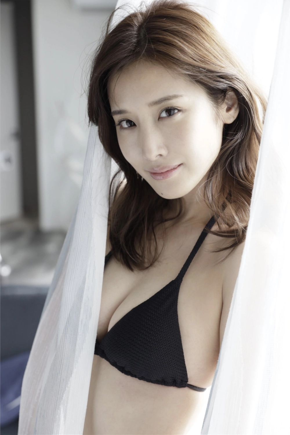 Anna Masuda beauty that dances with light