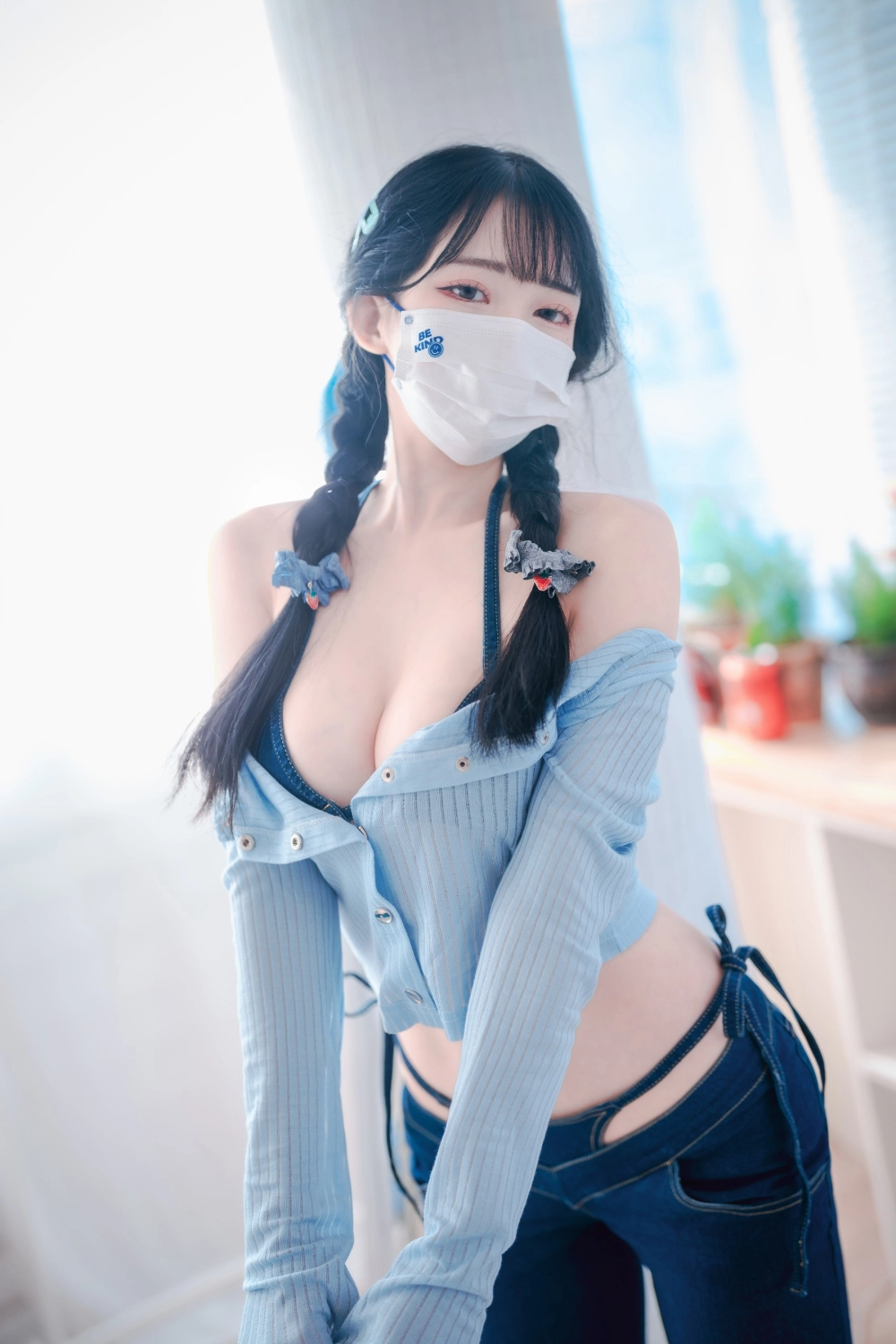 Discover hidden stories through Aram lens