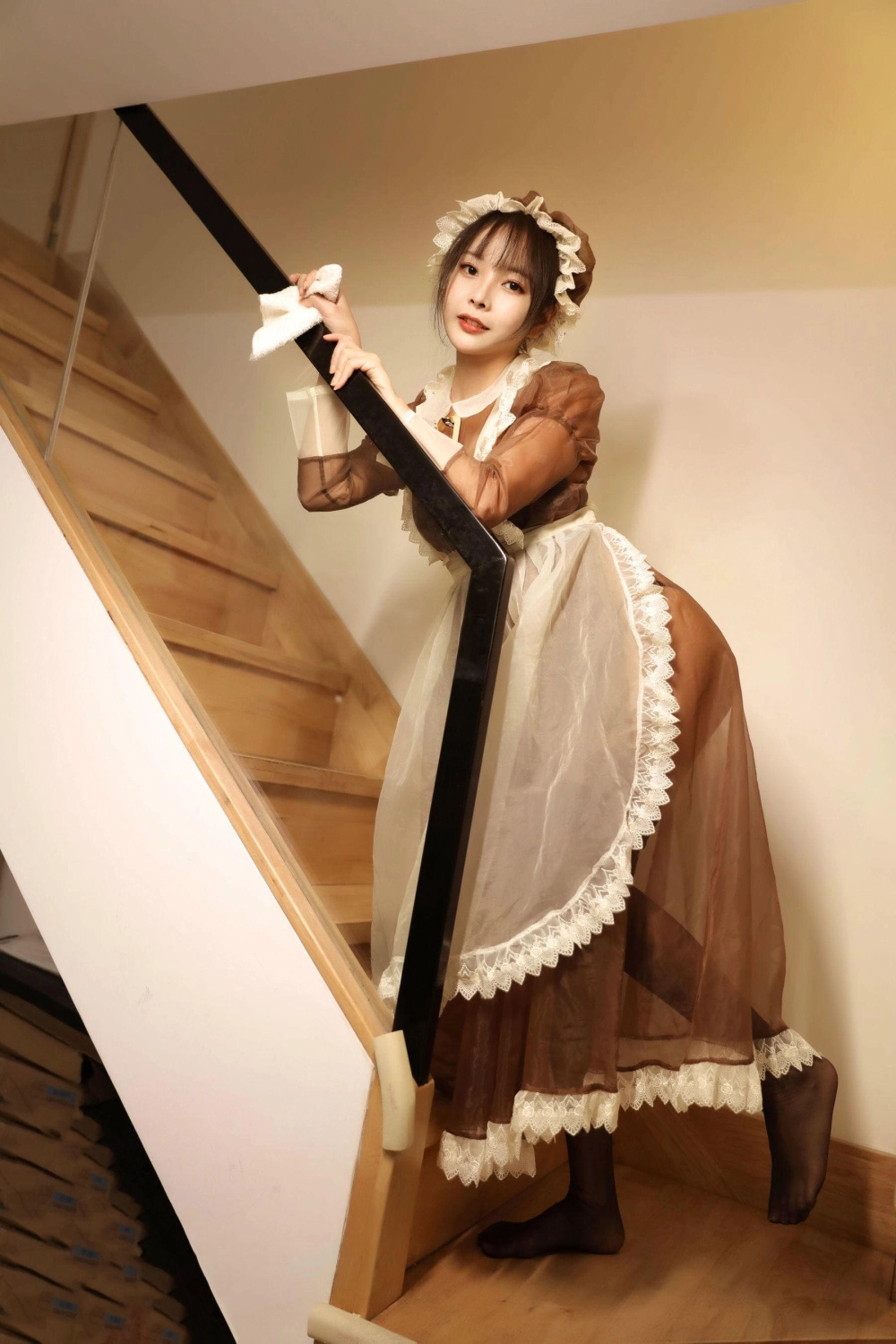 An elegant pose by Aunt Su Yanyan