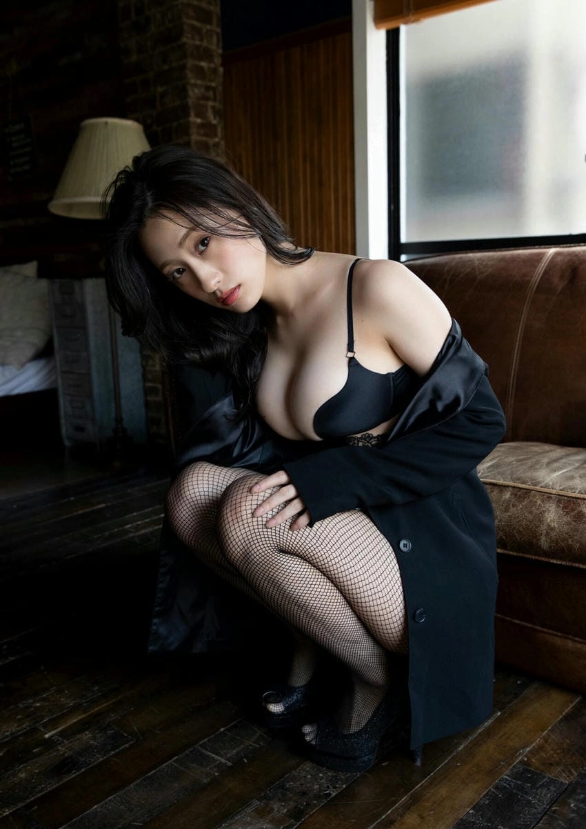 Ayano Sumita a striking vision of pure allure 