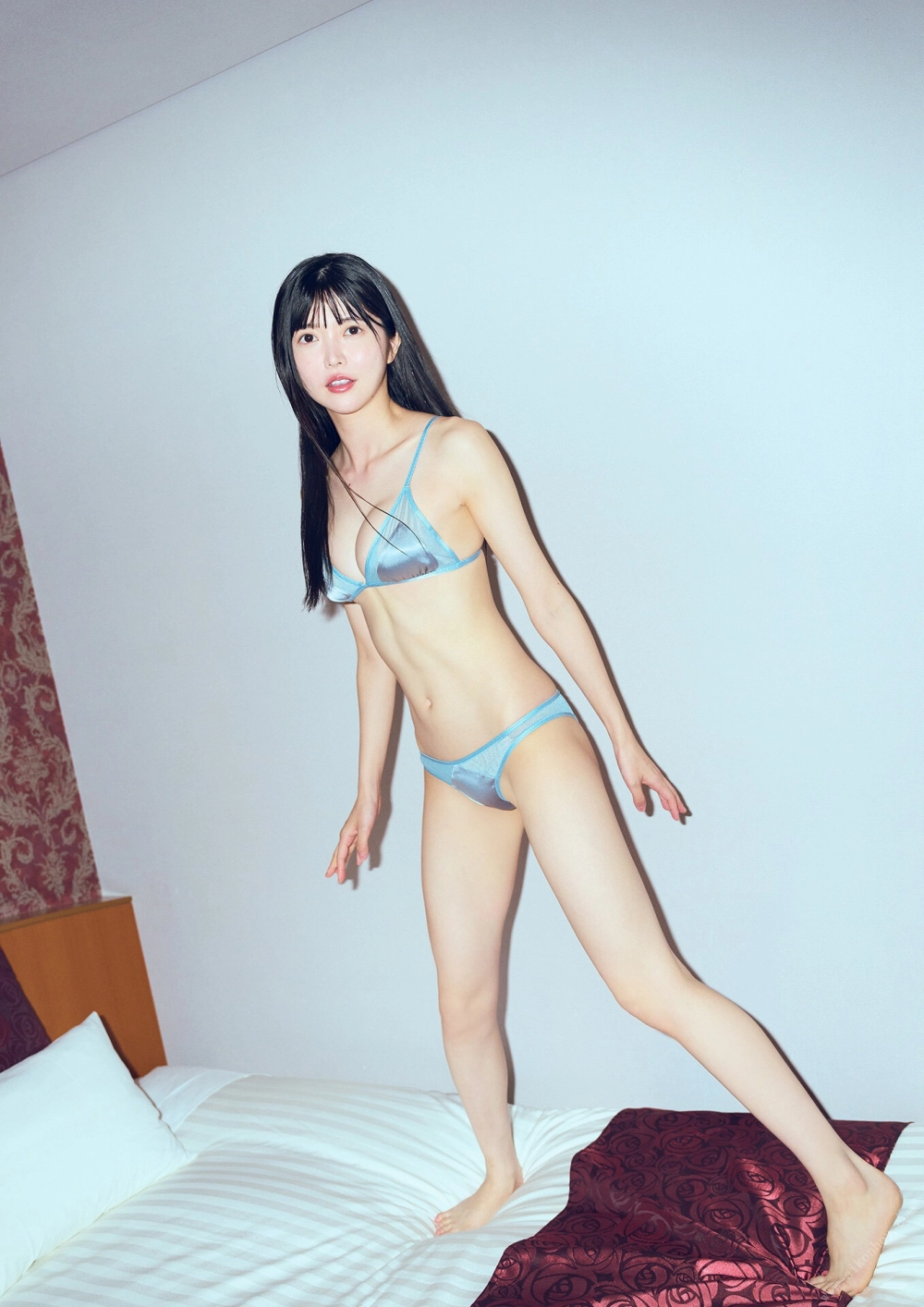 The flawless beauty and striking curves of gorgeous Azusa Onodera