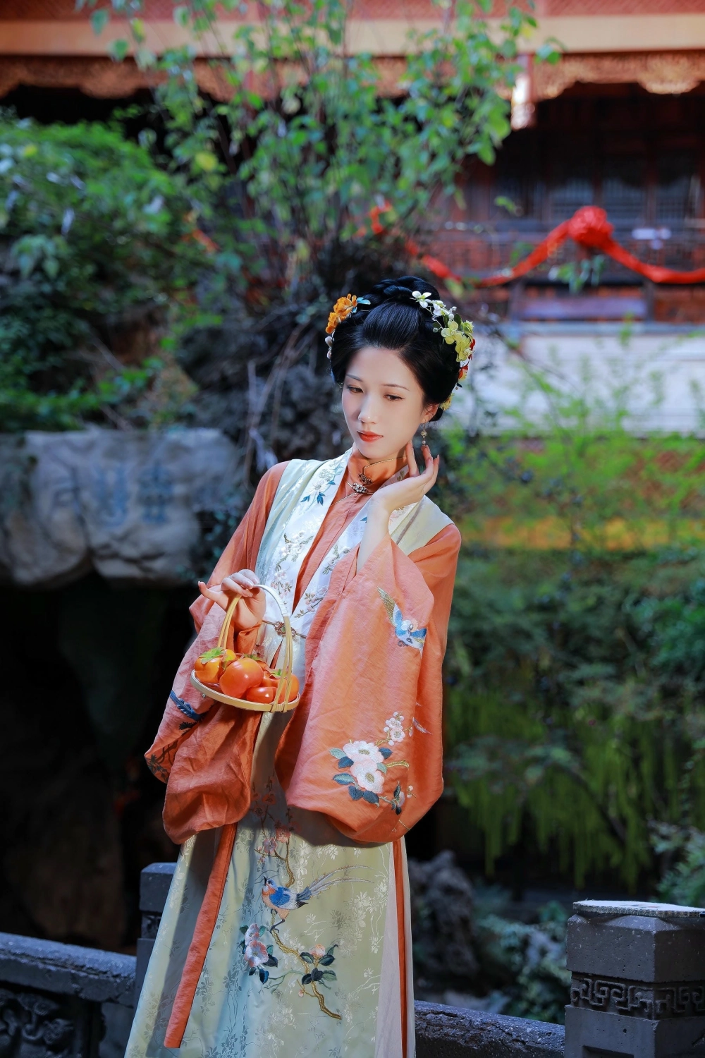 A refreshing and natural look from Bie Qiuyue