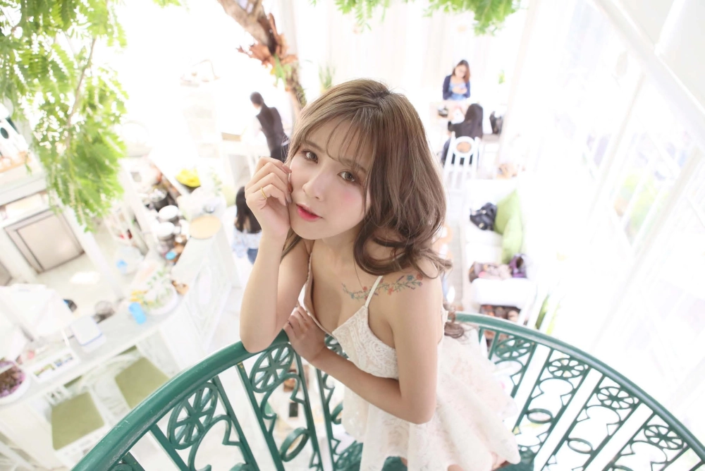 Pure fiery hotness brought to you by Chen Kejie today