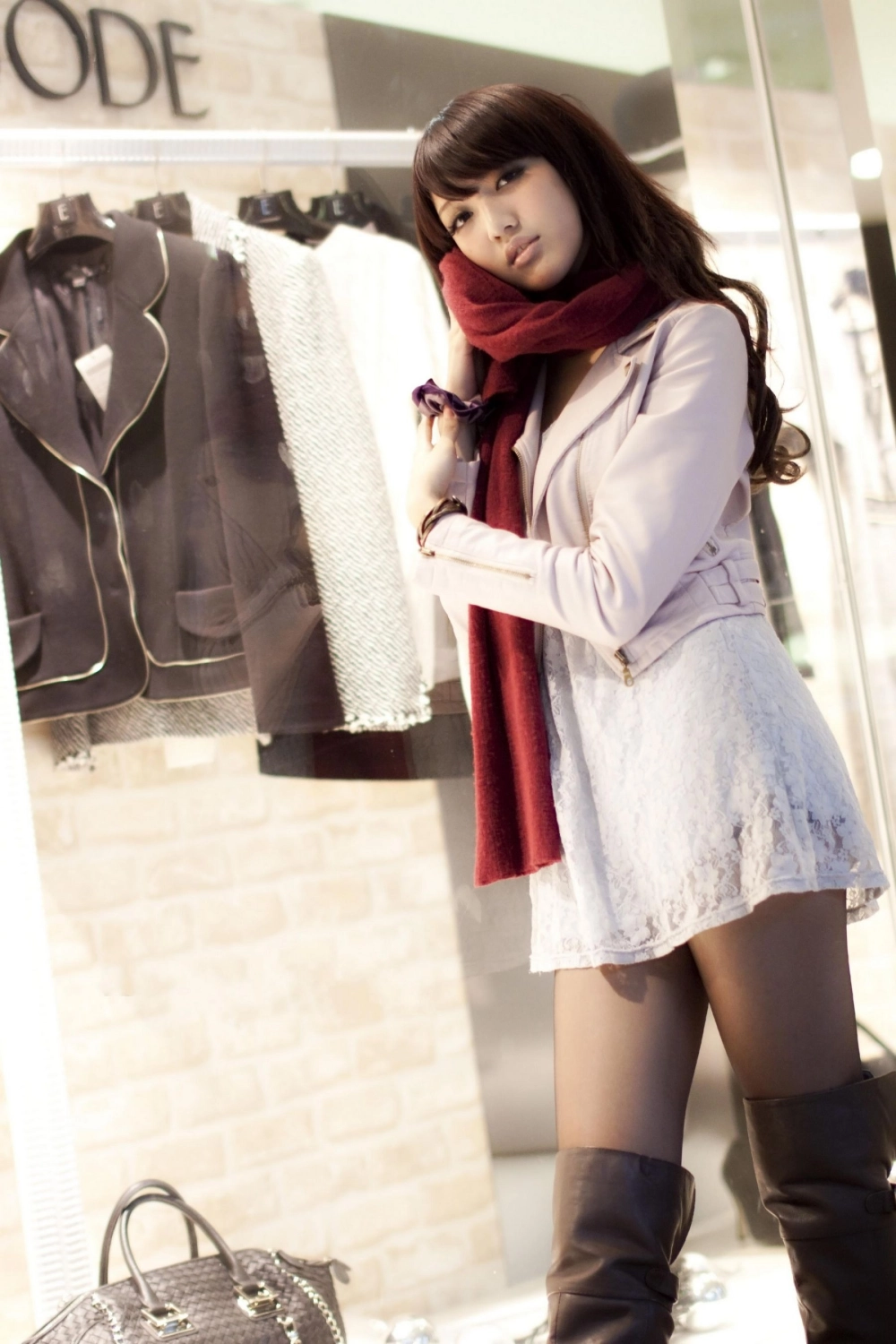 Unveiling the undeniable charisma of the beautiful Chen Weiting
