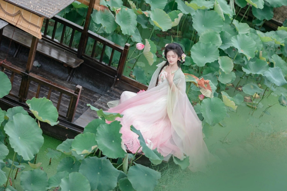 The refreshing style of Chi Yan Zai Zheli