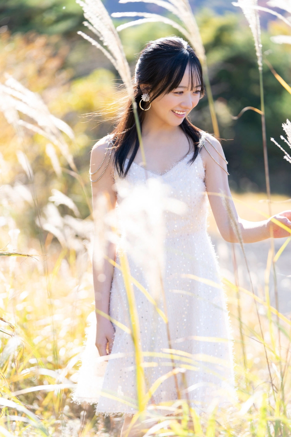 The stunning Gravure Queen Chiho Ishida shines brightly 