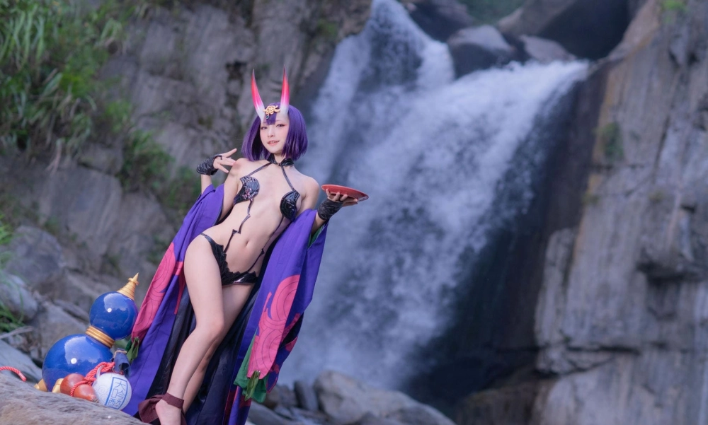 A close-up of COSER Xiaoding's makeup