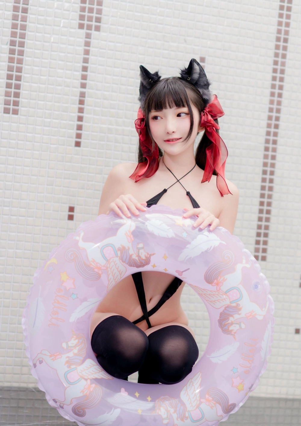 A striking pose from COSER Xiaoding