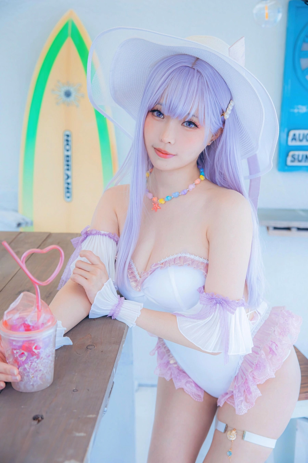 The timeless beauty of Cyber Beauties
