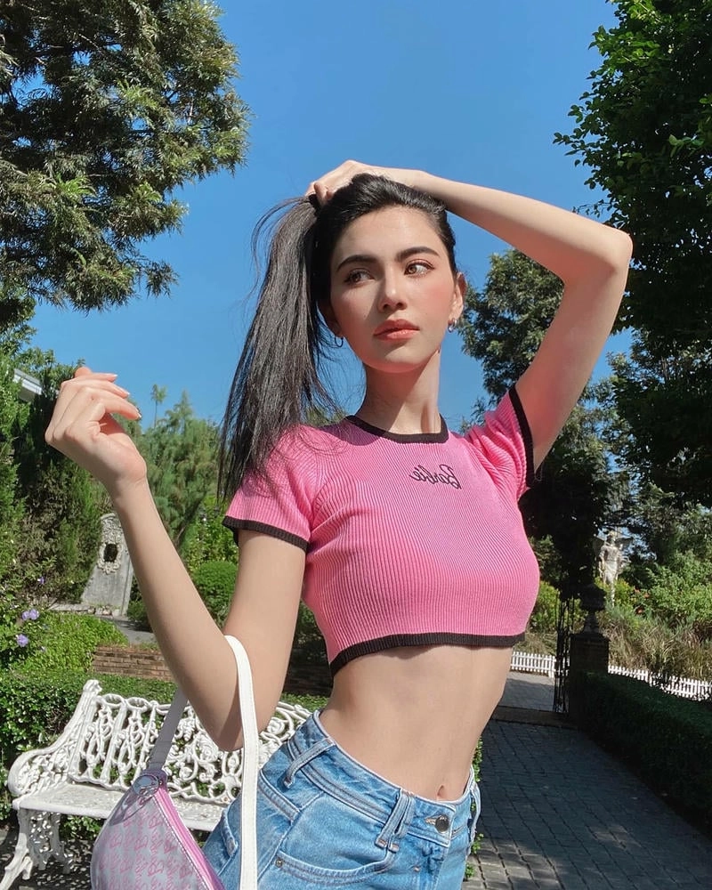 Davika Horne exudes elegance and captivating style