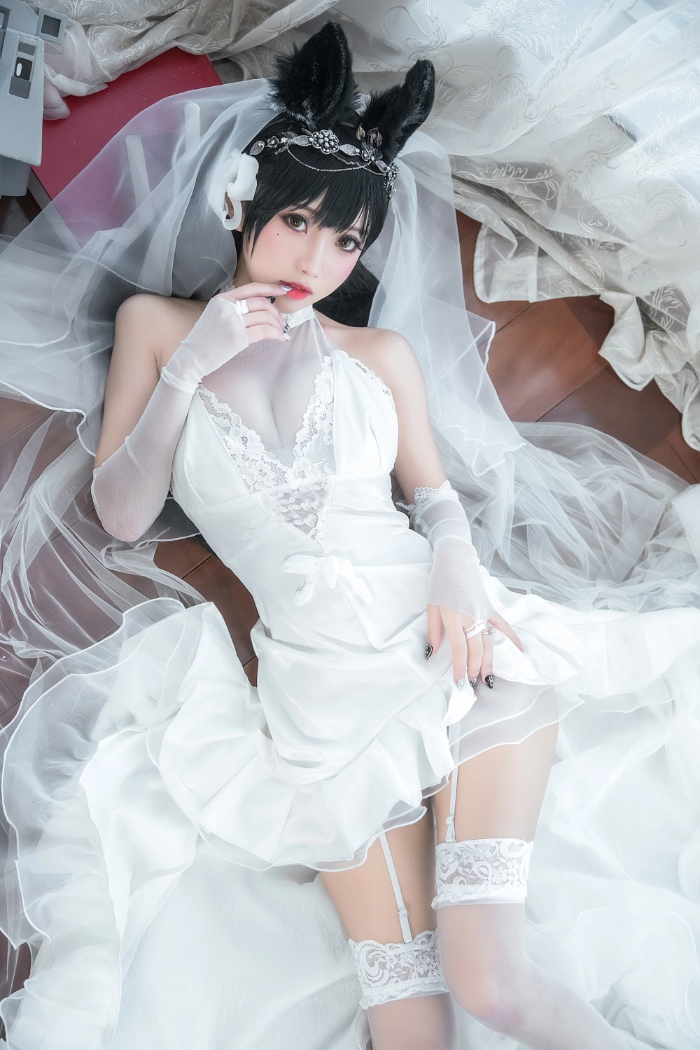 A dreamy wedding fantasy with Devil