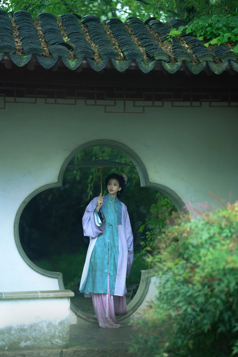 The classic beauty of Er Yi Zhi shines