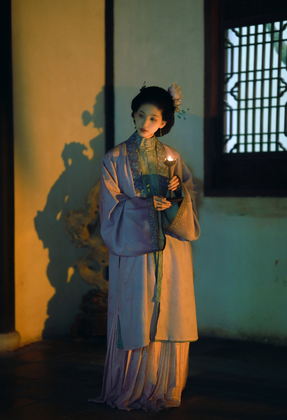 Er Yi Zhi perfects the classical sexy aesthetic