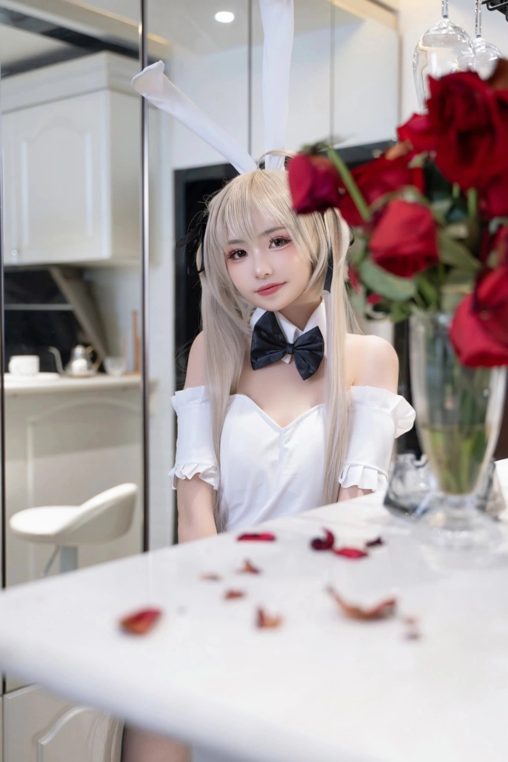 A fairy-tale moment with Explosion girl Meow Xiaoji