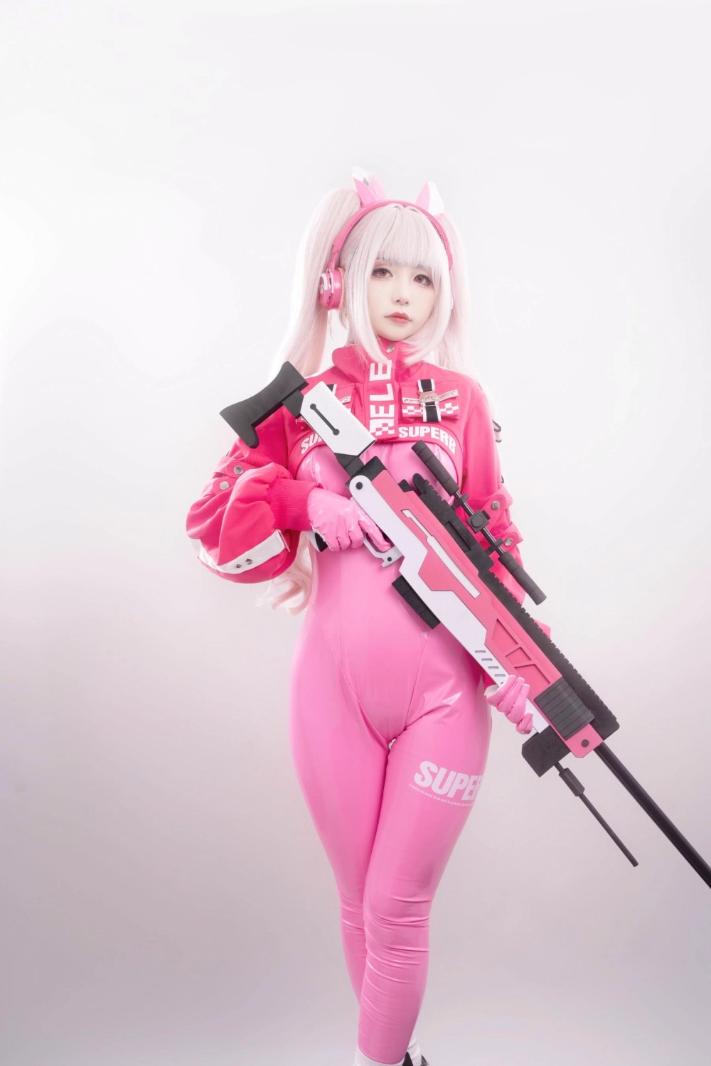 The enchanting Explosion girl Meow Xiaoji