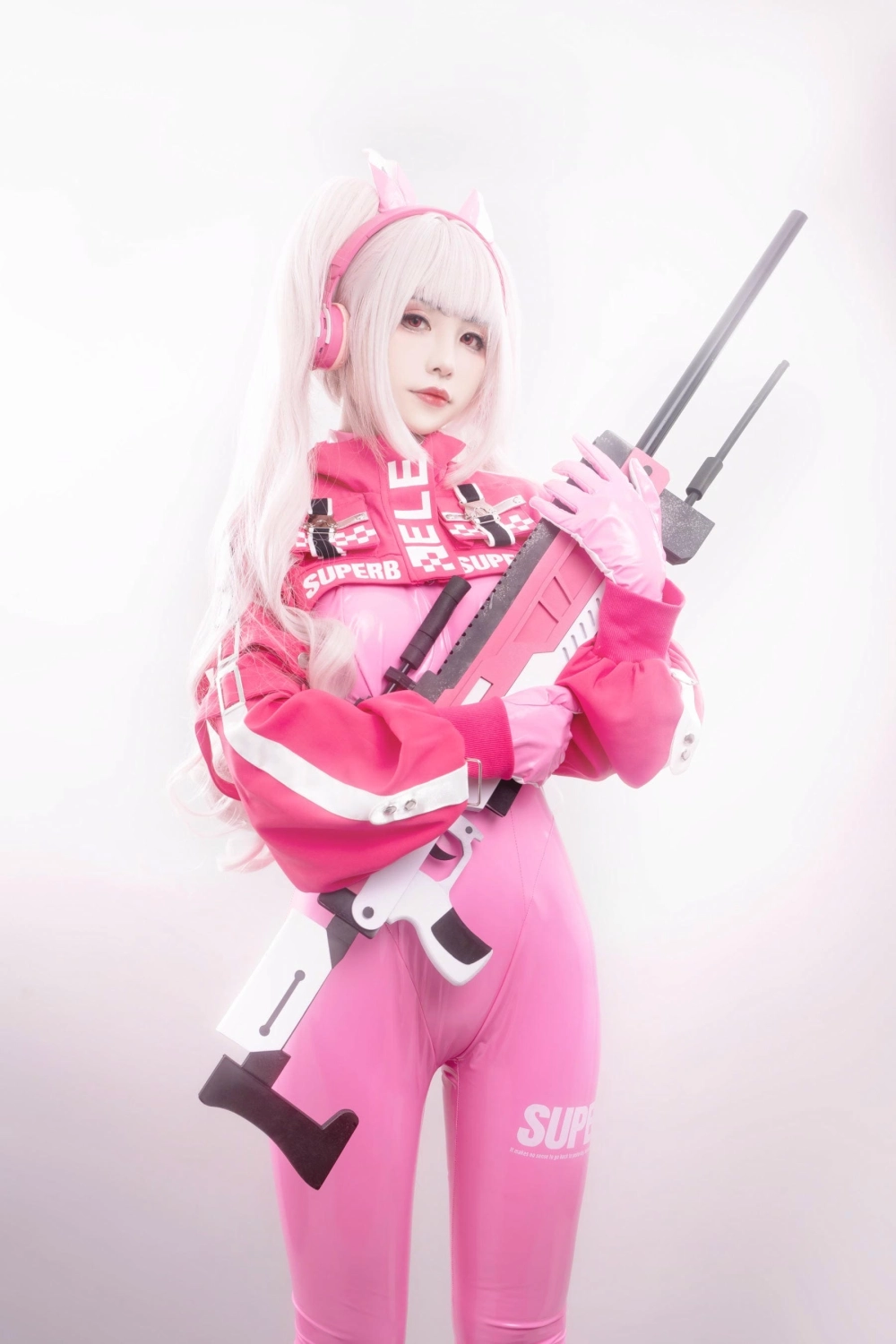 A beautiful close-up of Explosion girl Meow Xiaoji