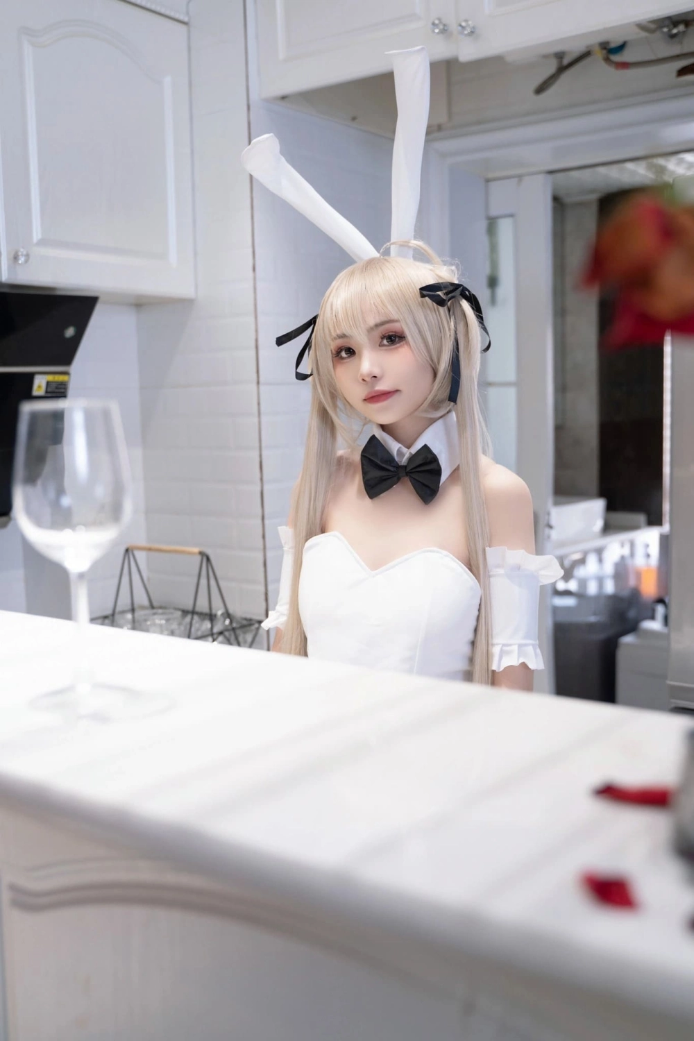 Explosion girl Meow Xiaoji in delicate lace