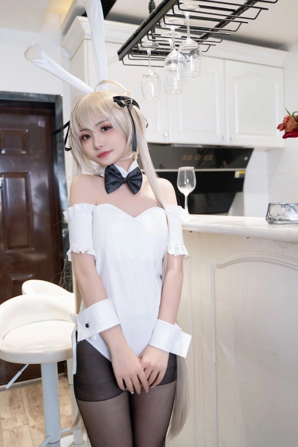 The bridal elegance of Explosion girl Meow Xiaoji