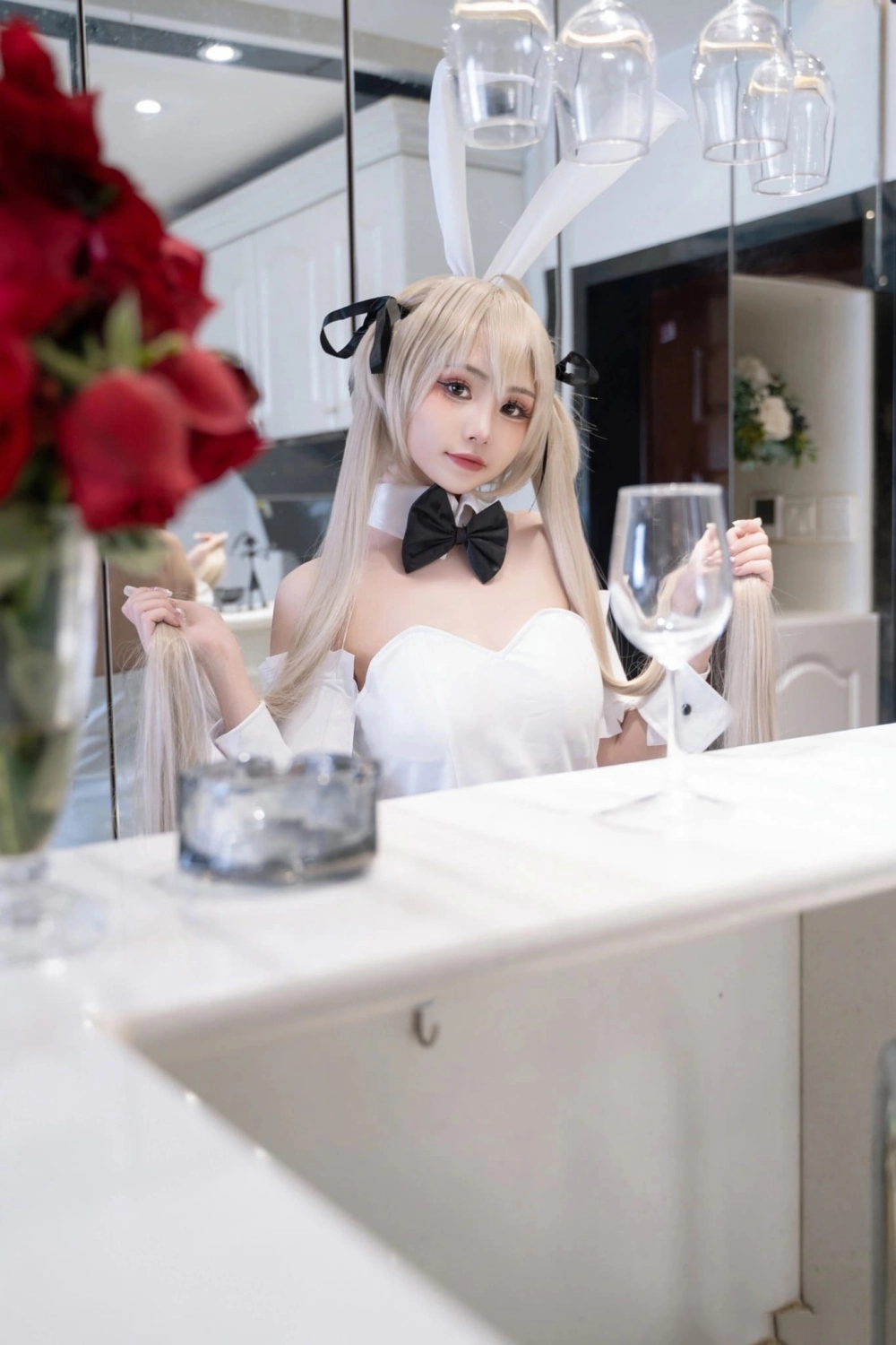 Explosion girl Meow Xiaoji in a stunning gown