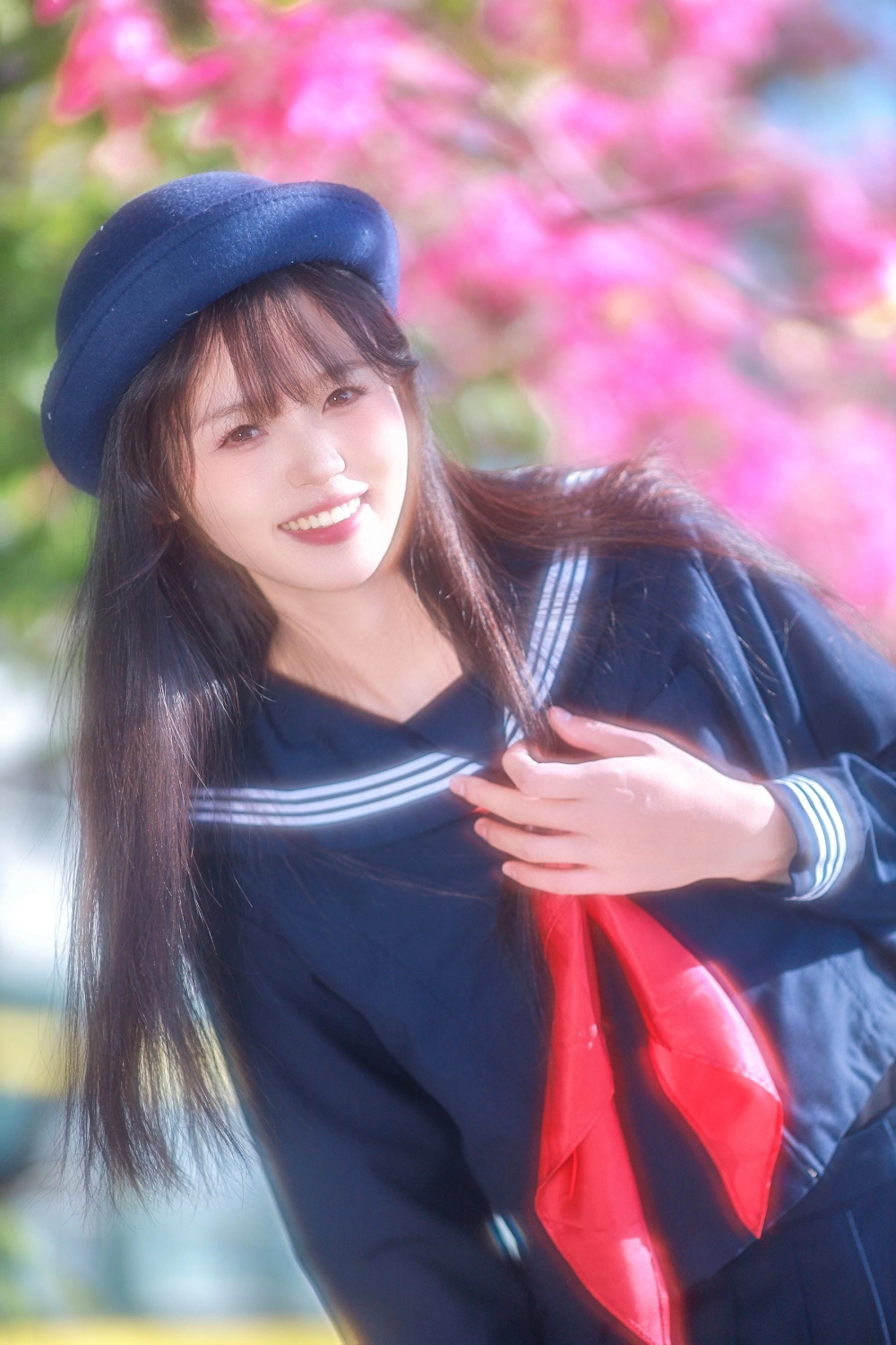 Enjoying the scenery, the lovely Fish-Lam