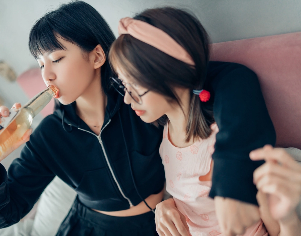 Guo Baobao and her partner in a stunning photo