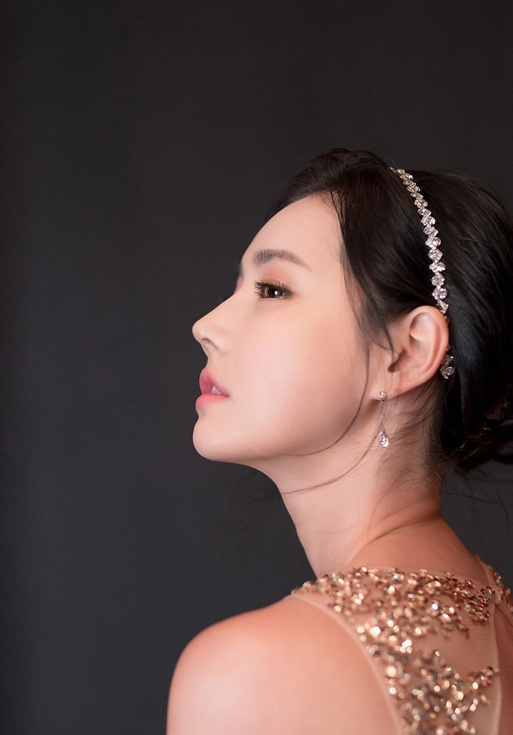 Discover the style of Han Jiaen and be inspired today