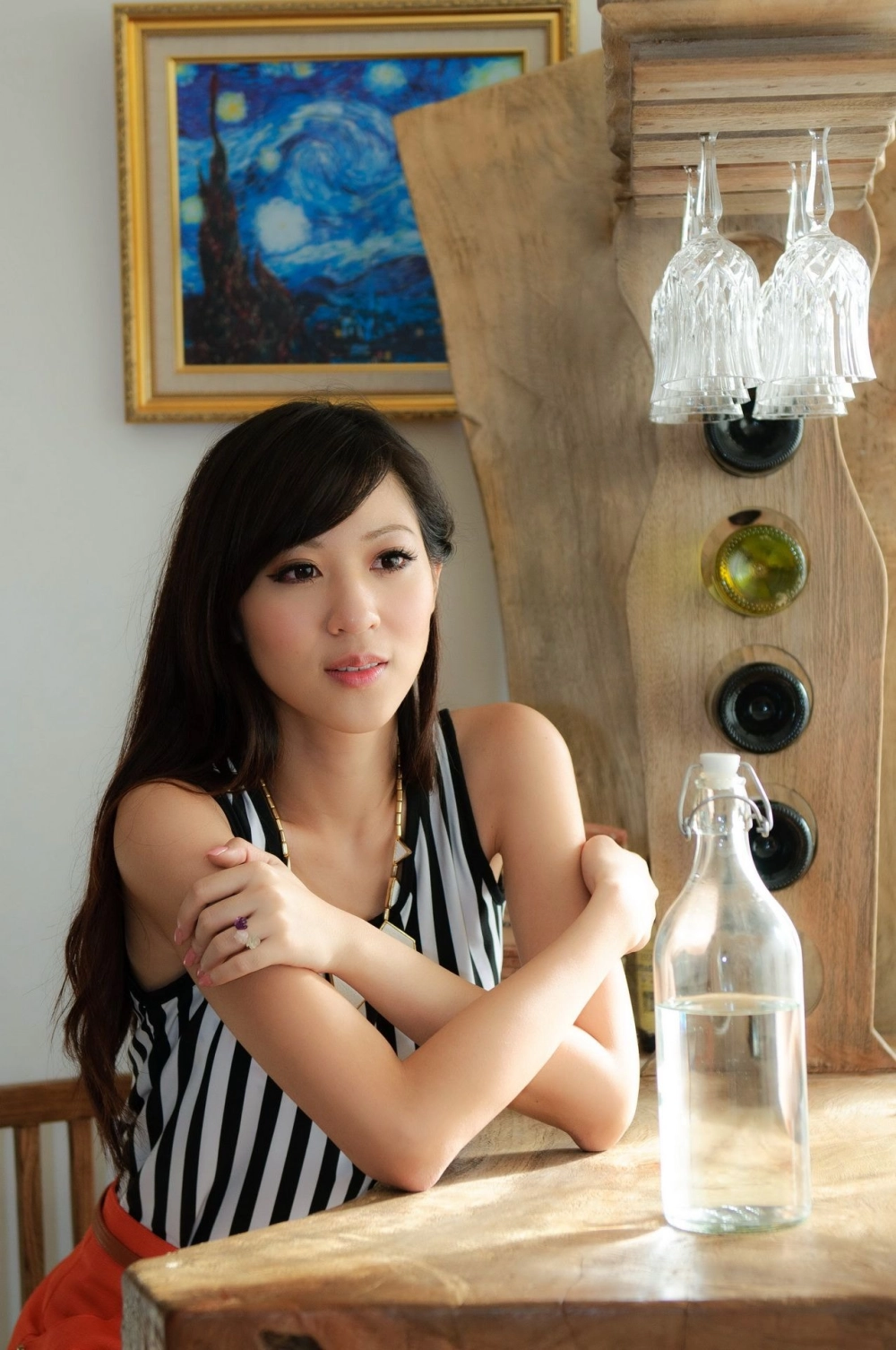 That intense look is pure Han Yujie magic