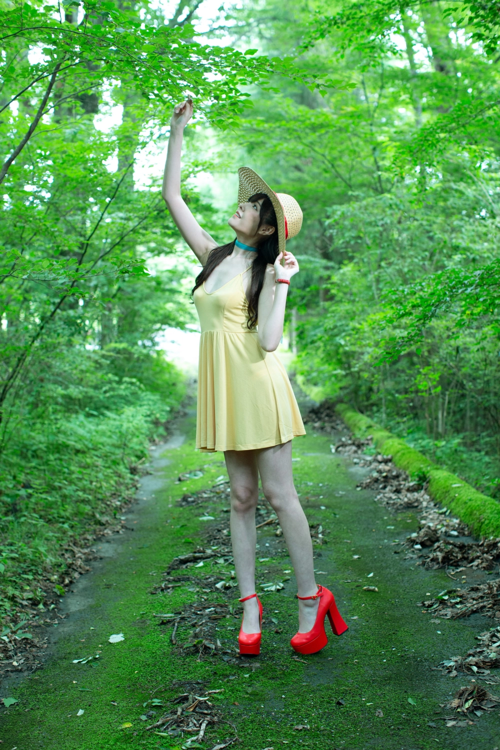 Hashimoto Yuri winning hearts with every sensual pose