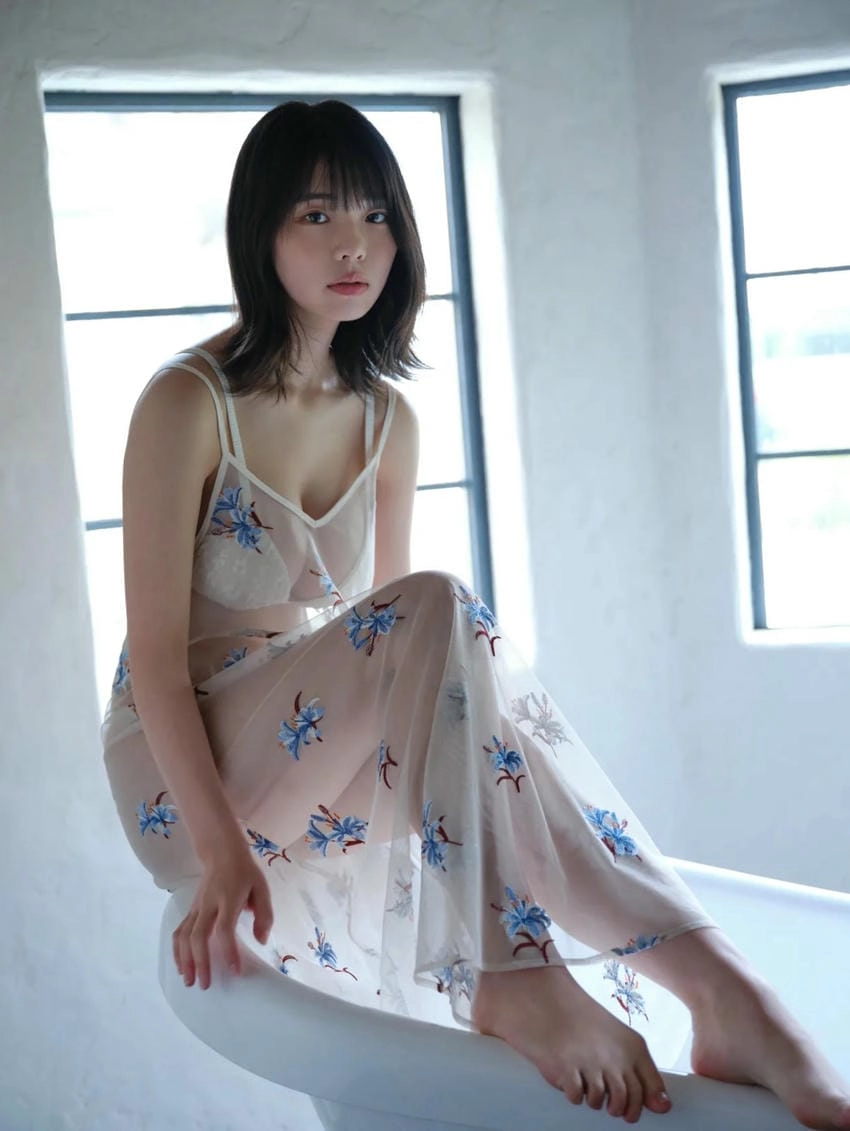 That irresistible appeal unique to Hina Kikuchi's style