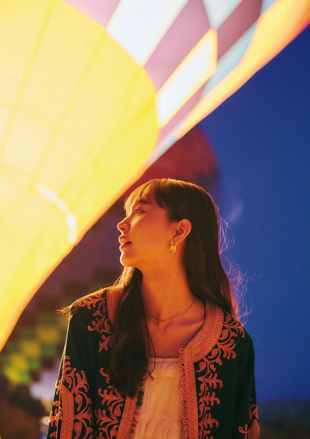 Hiroe Igeta sets the cheerful mood