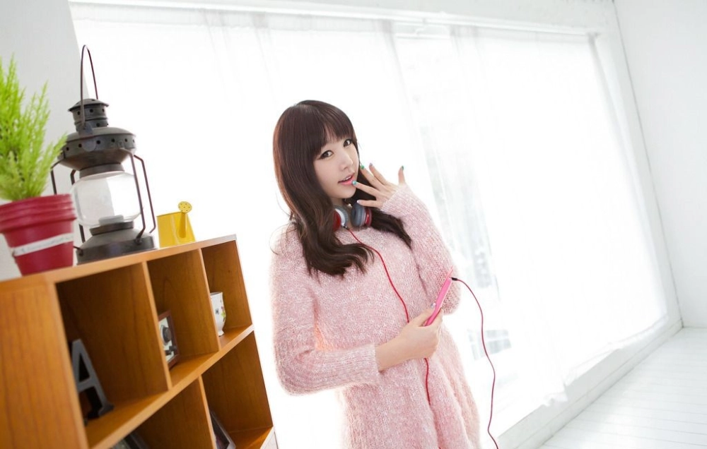 Hong Zhiyan steals the spotlight in this image