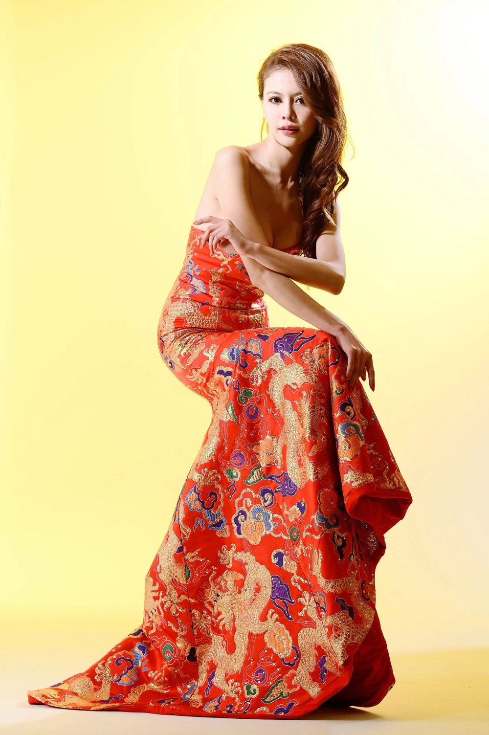 Taiwan glamour embodied by Huang Yayi