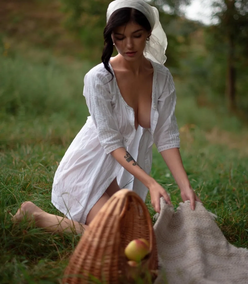 Discover grace through Irena Ortega photo