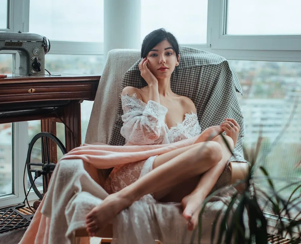 The magic glow of Irena Ortega beauty