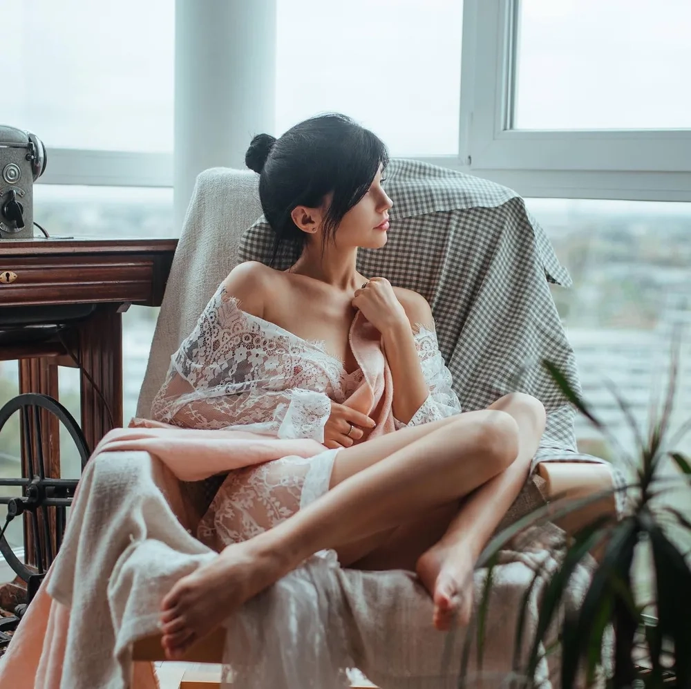 Stunning Irena Ortega photo capturing her true elegance
