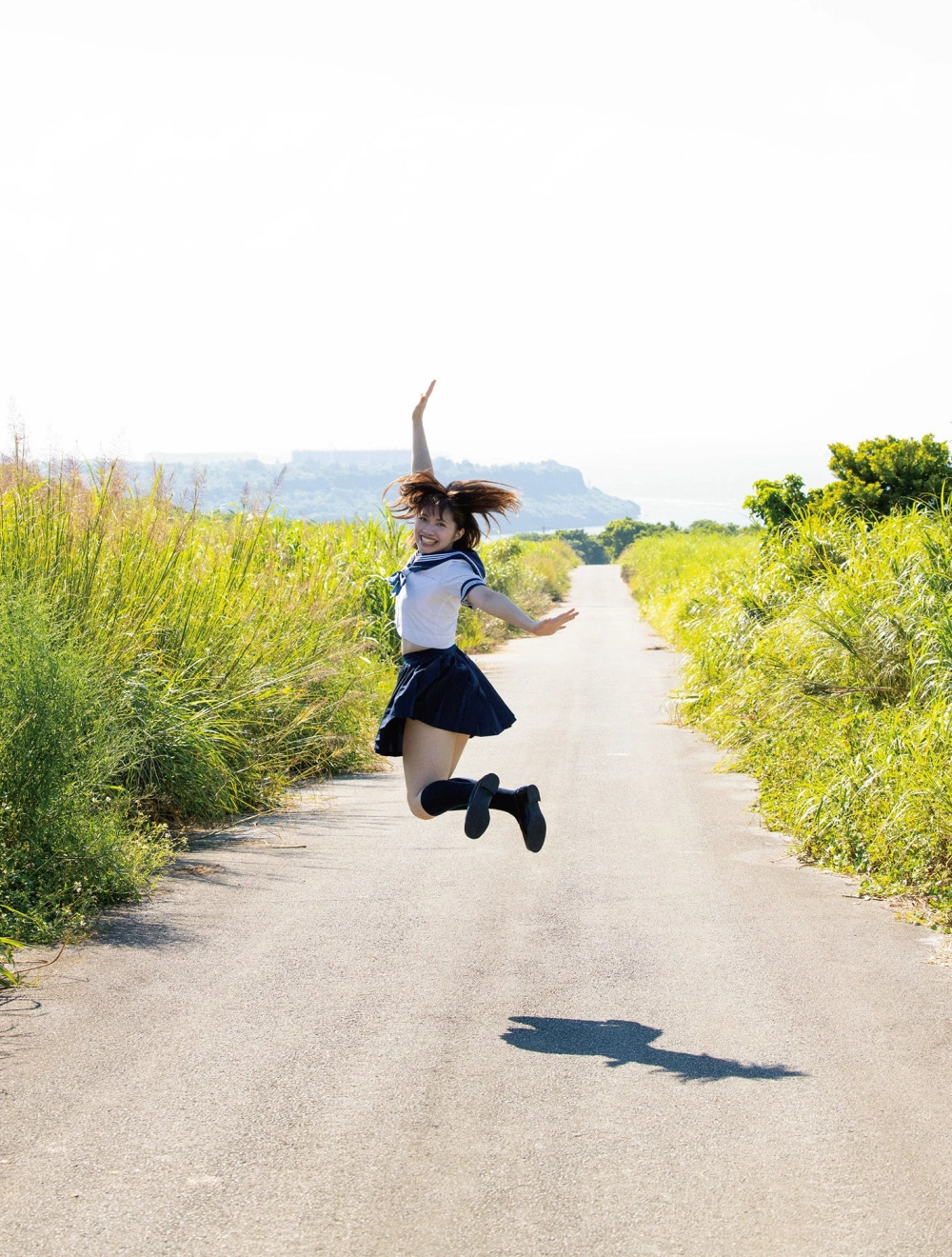 A memorable figure in every photo Ishihara Hope style