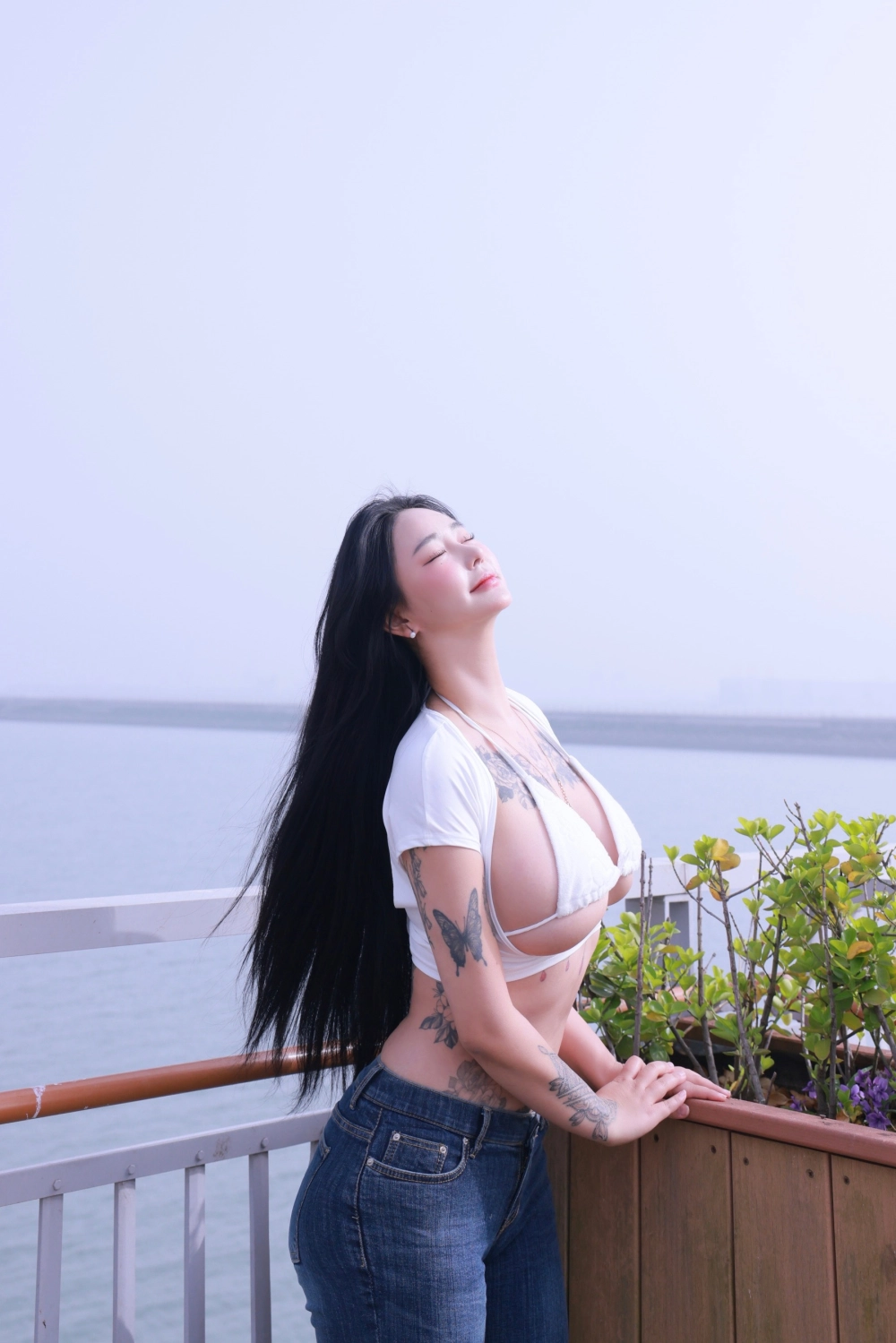 Jeon Bo-Yeon delicate and powerful at once