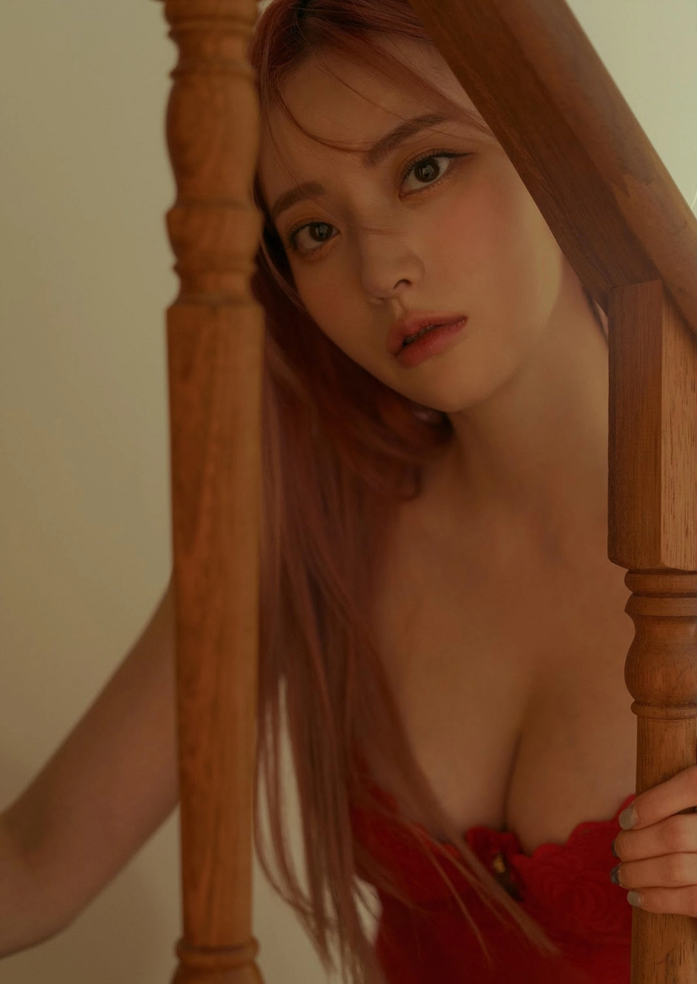 Discover the stunning style of Jeong Ah in photos