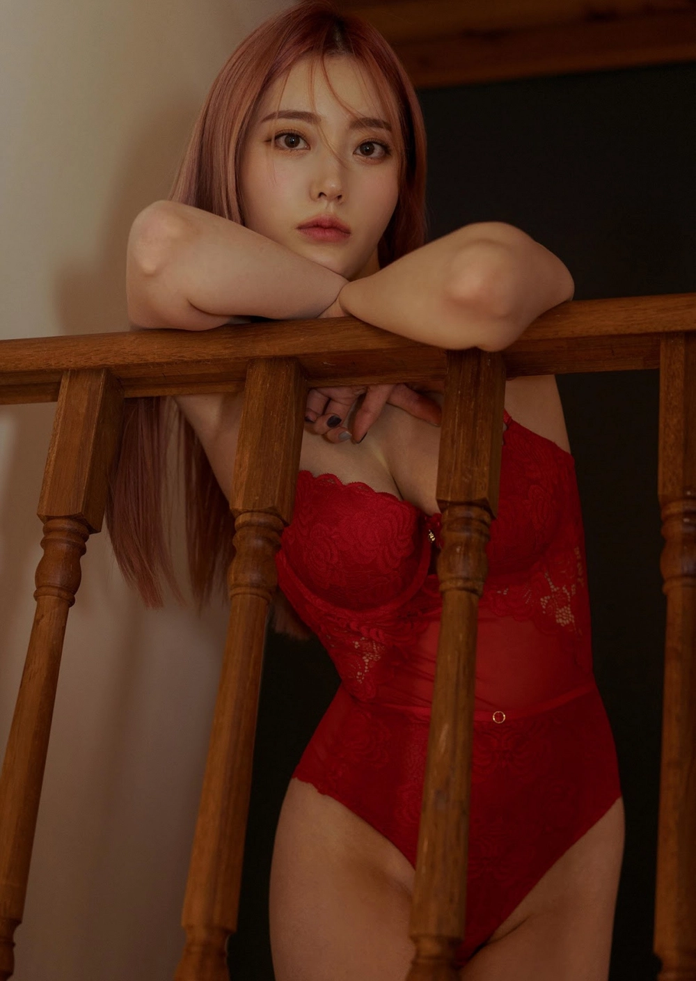 Jeong Ah stuns in chic and modern ensembles