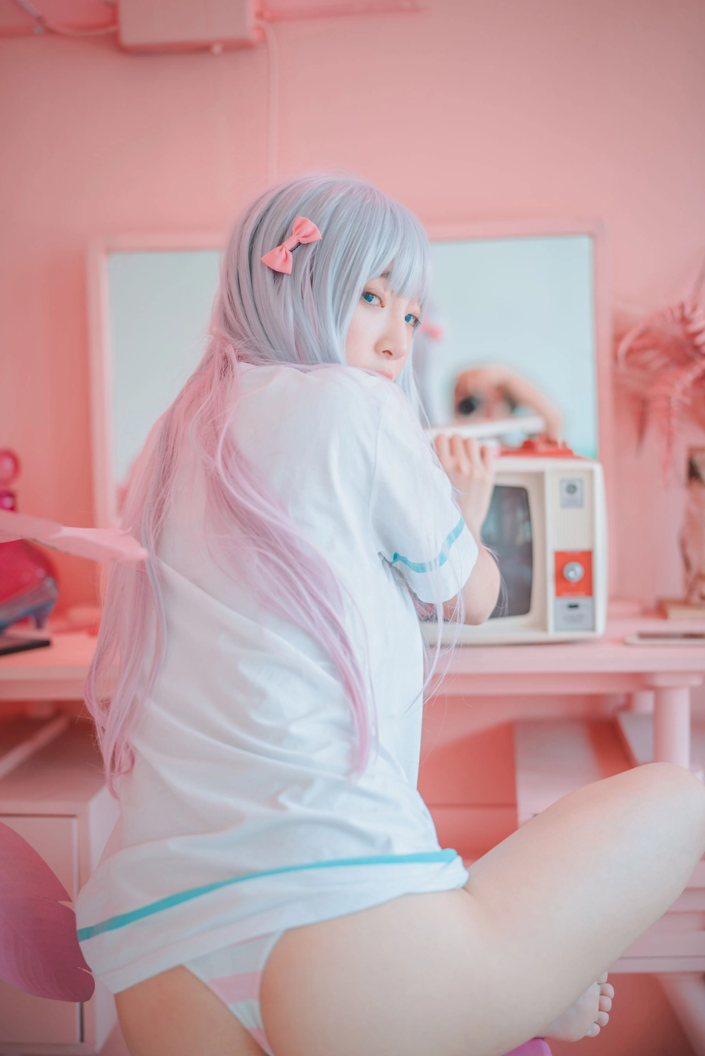 Discover the elegance of Jiang Renqing in style