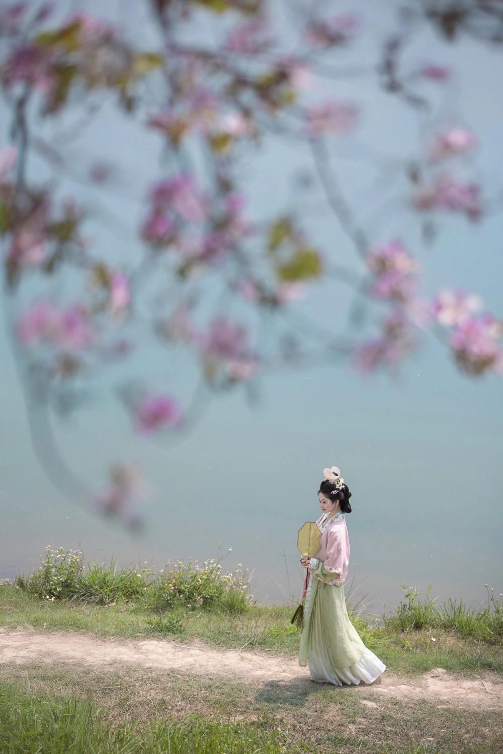 A classic outdoor portrait by Jiushi Jiao Meinan A