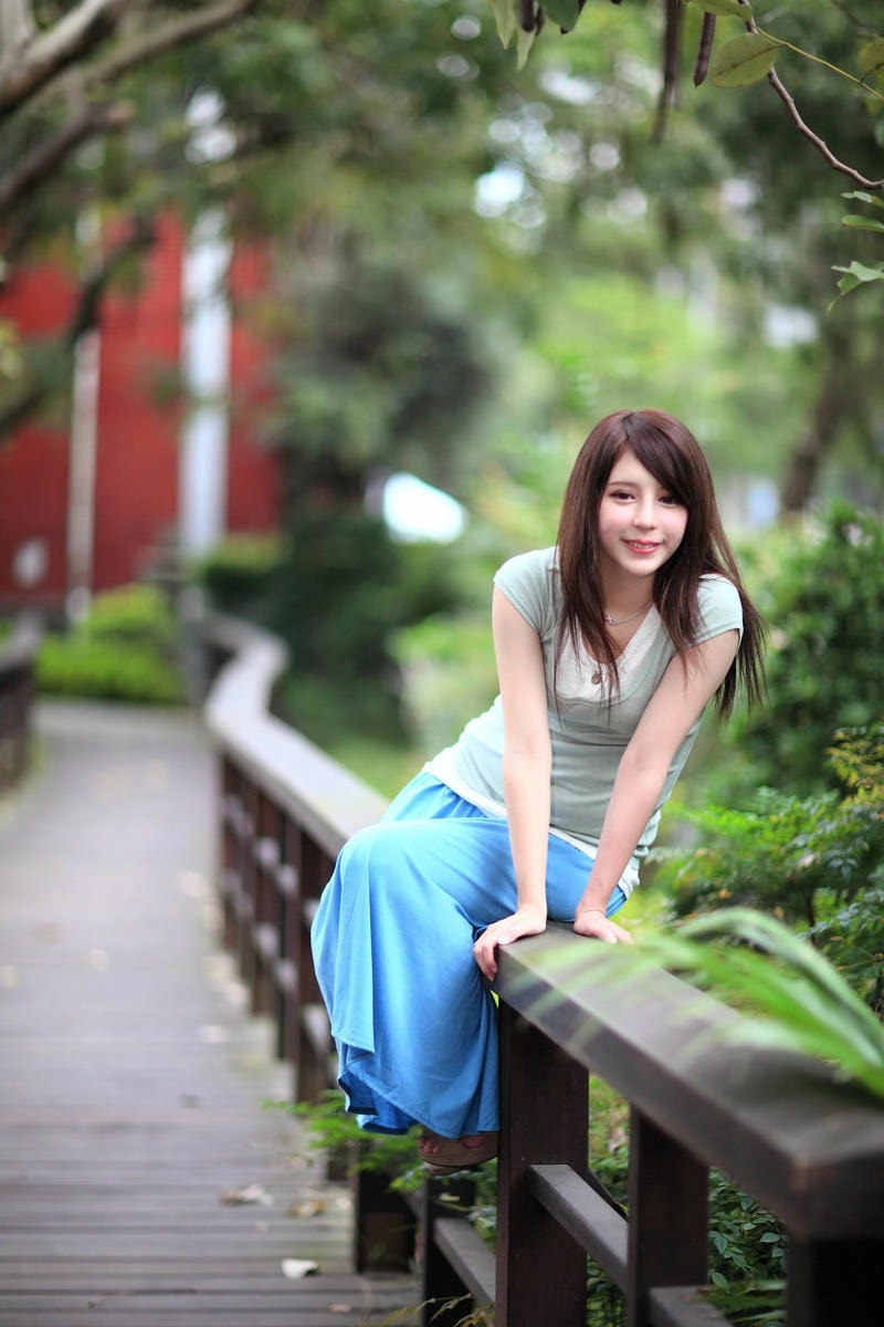 The sensual power of Julie Zhang unveiled