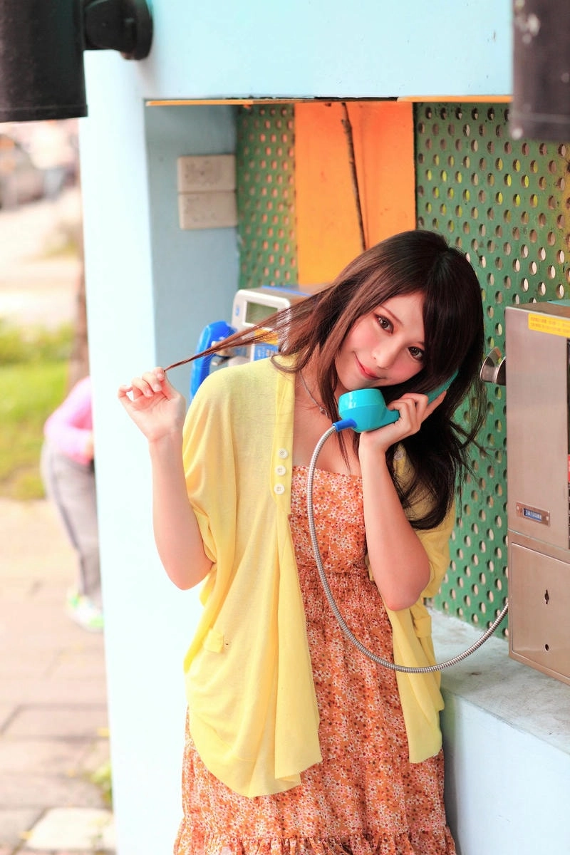 The irresistible charm of Julie Zhang shines bright