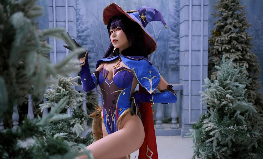 Kakkar - A master of the sexy cosplay transformation