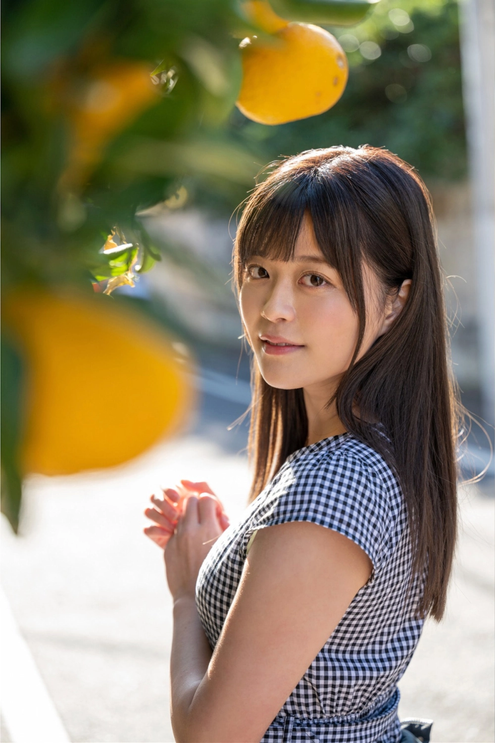 Her seductive gaze reveals the fierce allure of Kanon Kanade