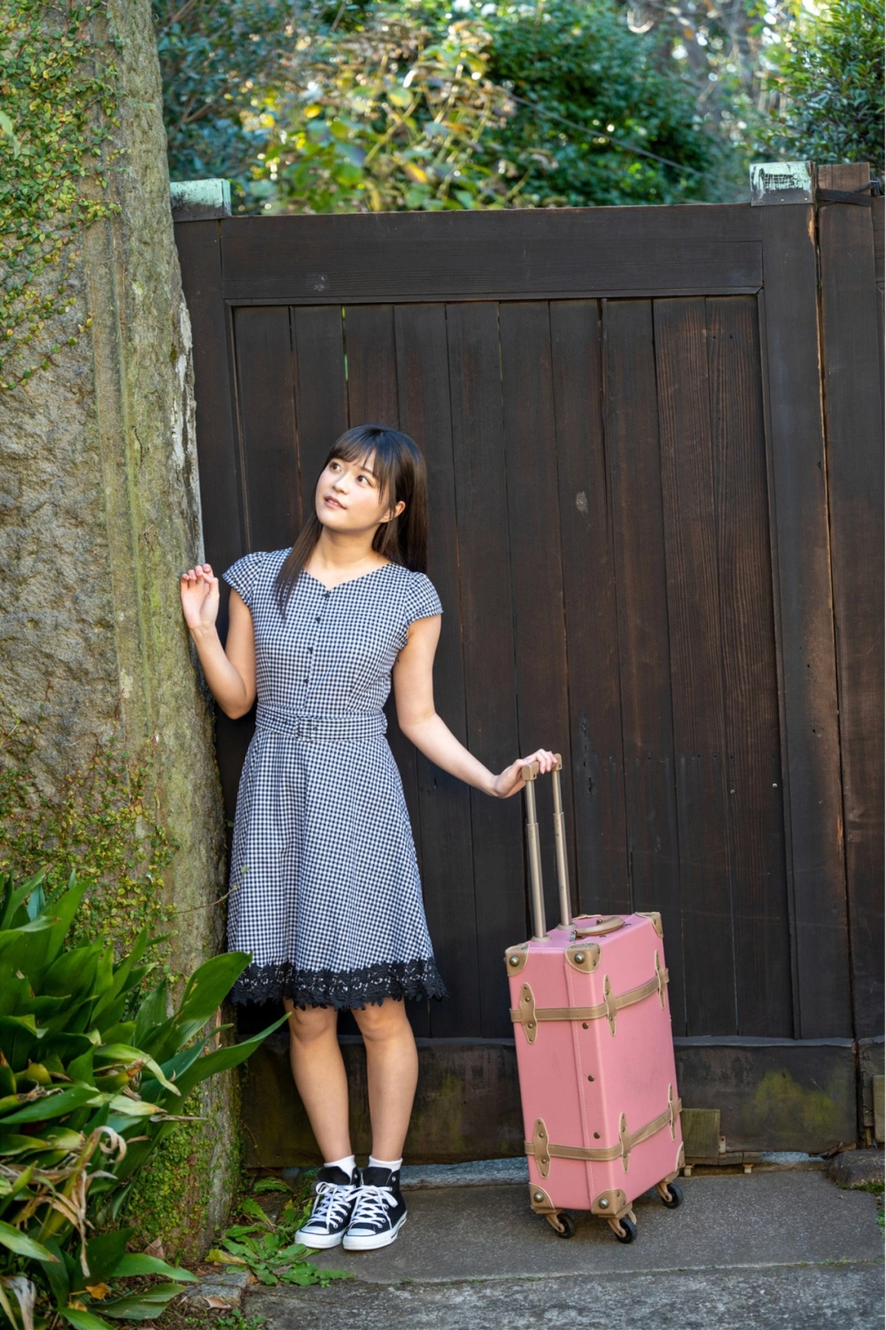 Sultry pose and graceful motion from the model Kanon Kanade
