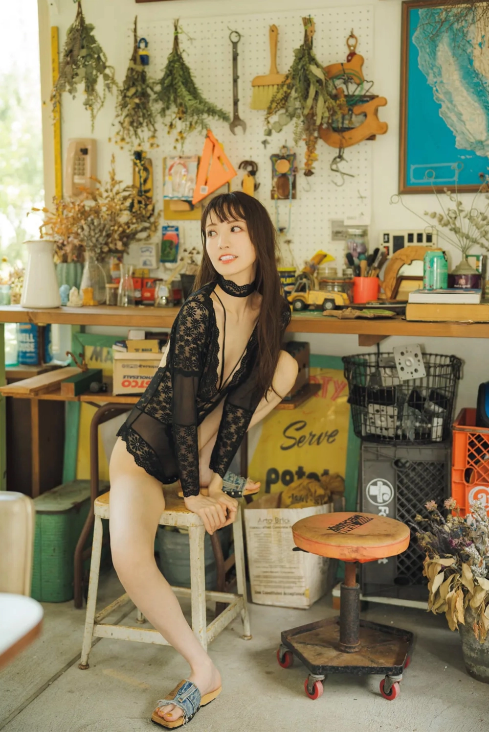Seductive power in Karen Ishida's gaze